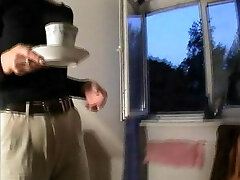 Brunette teenie ist noch shr unerfahren 