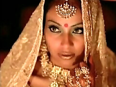 indyjska aktorka bipasha basu pokazuje cycki: 