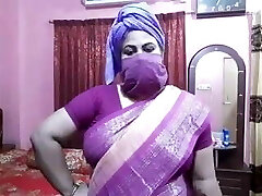 Desi aunty sex chat, Didi trains for sexy fucking