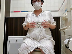 A married damsel who masturbates while holding her voice