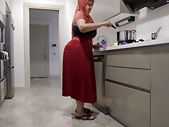 My good-sized-ass stepmother hardened my dick with her skirt.