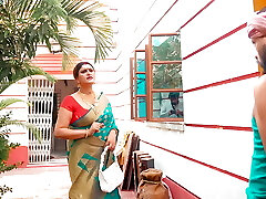 seksowny mamuśki gorący dom owner uwiedziony przez jej servant