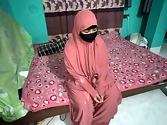 Hijab girl hotel room lovemaking watching Taboo mylf porn on his tablet - Hijab Banglarbabi