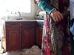 mature Turkish maid in London lets african immigrant plow her in the kichen