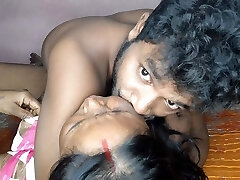 Chachi Ki Bur Chat Kar Choda Raat Me Bohat Maja Aya