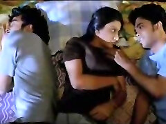 3床上2012年(情色的三人)