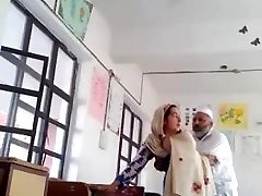 Desi head master fuck urdu schoolteacher school affair caught mms