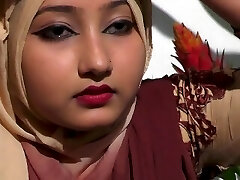 bangladeshi sexy chick showcasing her sexy boobs style
