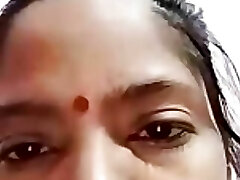 Bhabhi showing vid call