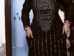 pendżabski bhabi ne bihari ko muth (ręczna robota) maarte huye pakda, moonh pe baith kar choot chatwaayi, hindi i pendżabski audio