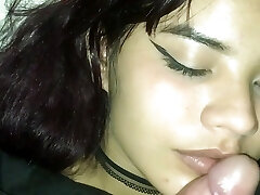 Playing with my stepsister until she gives me some tastey oral jobs - Porn in Spanish