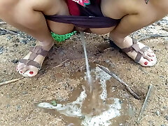 Desi Indian Bhabhi Outdoor Public Pissing Movie Compilation
