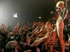 Miley Cyrus Allows Fans to Touch Her Vagina,Bap & Butthole During Showcase