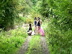 I Played a Prank on an Innocent Girl by a River in the Countryside and Went Straight to a Nearby Sizzling Spring