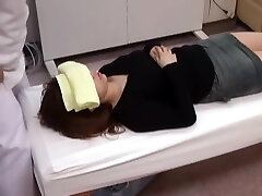 Caught On Gauze! 2 Spill Behind-the-scenes Moments With Head Medic Manipulative Pervert