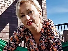 Wanilianna in her summer dress and seamed nylon stockings is taunting you on the roof top