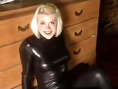 Latex frog-tie in chains