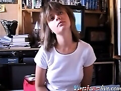 Innocent gal makes video for boyfriend