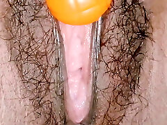 Lick my poon, Close-up masturbation