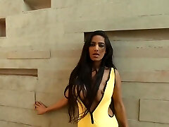 Poonam Pandey’s smoking steamy body