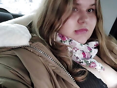 Chubby Cutie with Huge Breasts Masturbates in a Cab in the Backseat