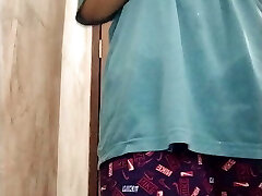 Gym k baad ladki gyi nahane aur nahate hue daal li ungli indian desi female