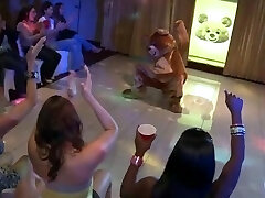 DANCING Otter - Kendra Lane's Bachelorette Soiree Was Off Da Chain!!!