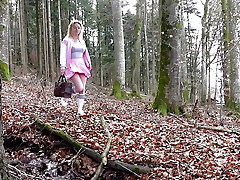 WITHOUT WORDS!!! Without telling a word, the walker on the lake shore fucks me! Men's dream?