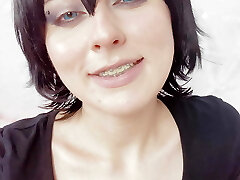 You and Mavis are alone in Dracula's castle and she wants you to drill her and jizz deep in her vagina on Halloween