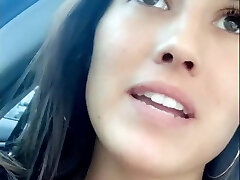 Gorgeous bitch tell you slinks how it is!