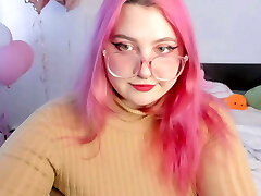 plump girl teases you with her ass