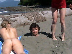 The beach fart receptacle 