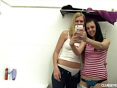 Teen GFs play in the bouncy bath and eat cunt passionately