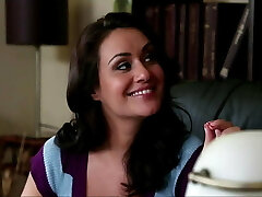 Lady boss luvs her employee