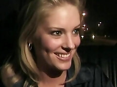 Gorgeous bombshell enjoys it when she spreads her legs and gets her pink cunt licked