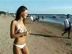 Vika took a stroll on the beach and decided to show her tits