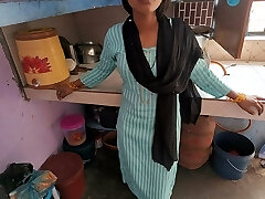 20 yers old Indian Desi seal cram girl was har fucked by bf first time pain full sex