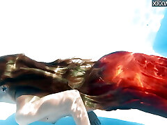 Russian girl Ivi found her all-natural talent in the pool