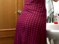 Oral Job Sex By Russian Teens In Bathroom