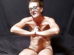 Longtoes Loves to Touch HerSelf