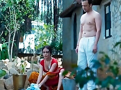 босс занимается сексом с красивой замужней горничной