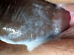 белая девушка с большой толстой киской получает много спермы в кремовую мокрую киску - горячий секс - крупным планом в жопе - кончающий член - не кончай в меня