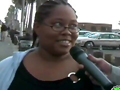 Platinum-blonde and brunette girls lick each others pussies for money