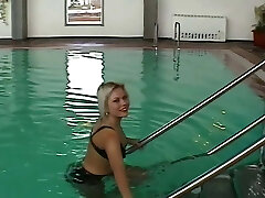 Russin im Spa aufgerissen und gefickt