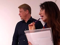 большая зрелая британка в жестком действии по-догги стайл
