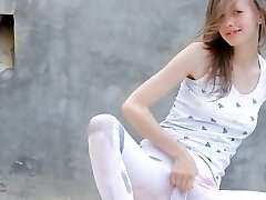 Beautiful bathroom from thin bang doll