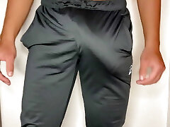 I Was Stopped at the Airport Because My Pants Were Too Ginormous and the Security Guards Watched Me