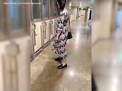 In a building with many people,see Hakumi&039;s black lace flowering asshole girl small amateur full hd skin color stockings.