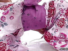 japanerin im kimono rei mag viele männer,unzensiert