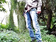 Fucking a mature indian gakilion style in the park